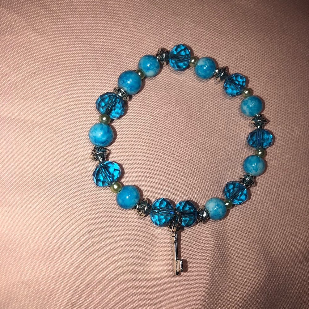 Blue bead bracelet